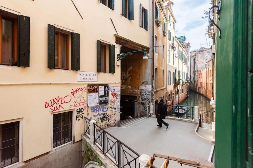 Ca' Della Madoneta - Vista Canale Venezia Esterno foto