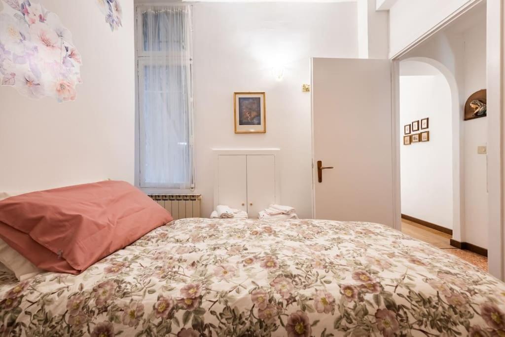 Ca' Della Madoneta - Vista Canale Venezia Esterno foto